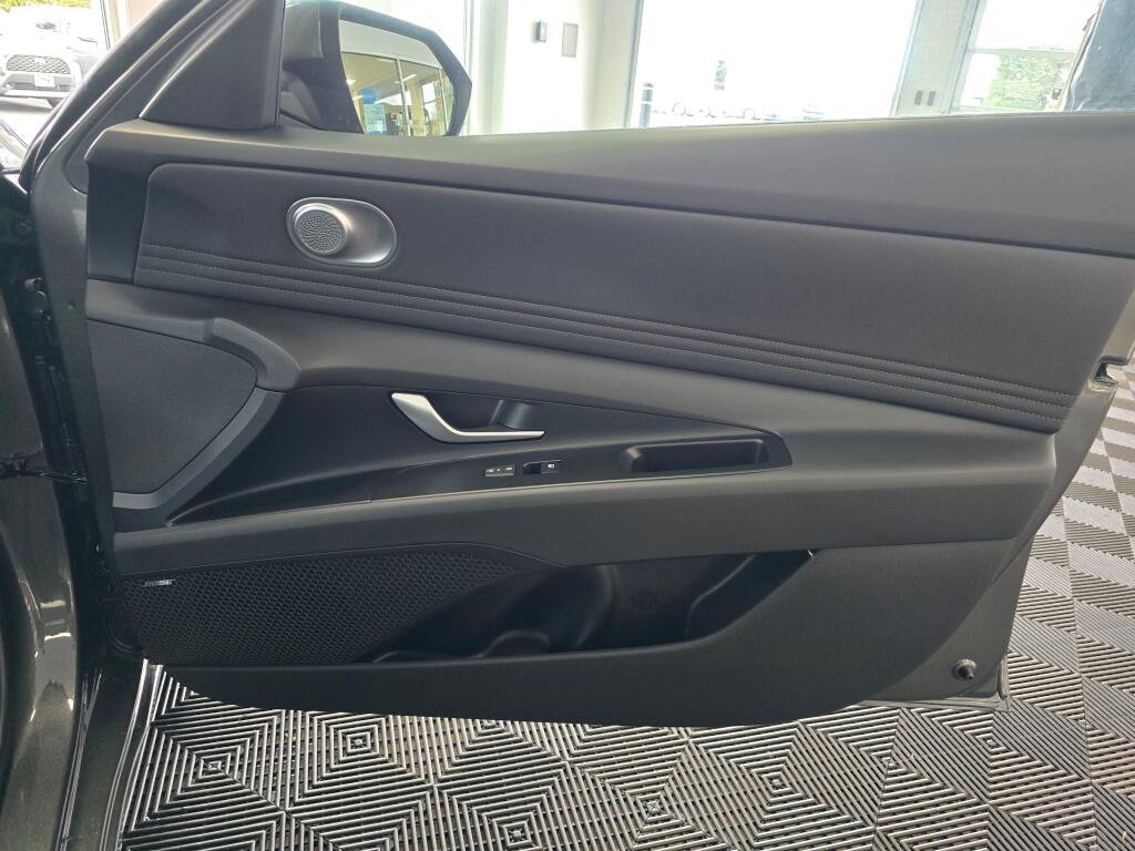 New 2026 Hyundai Elantra Limited FWD image 41