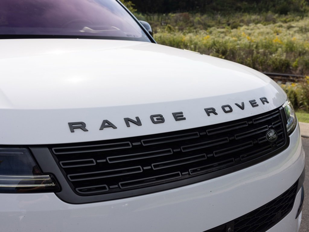 Used 2023 Land Rover Range Rover Sport SE Dynamic image 16