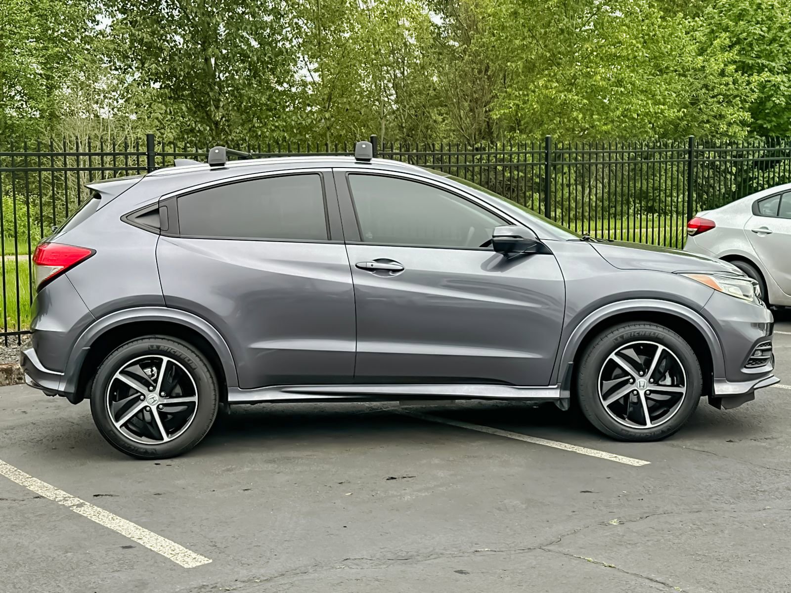 Used 2021 Honda HR-V Touring image 2