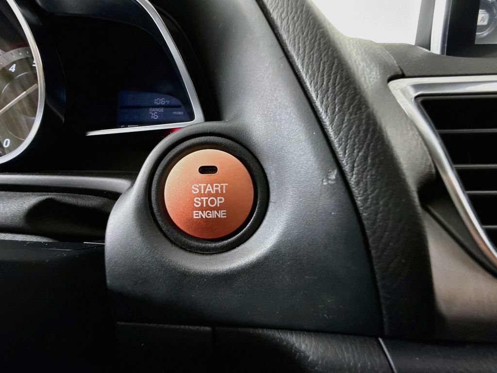 Used 2014 MAZDA MAZDA3 s Touring FWD image 17