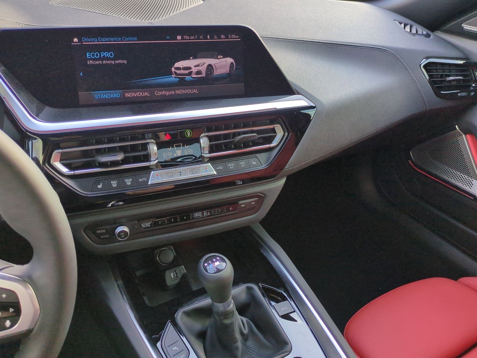 Used 2026 BMW Z4 M40i w/ Shadowloine Package image 31