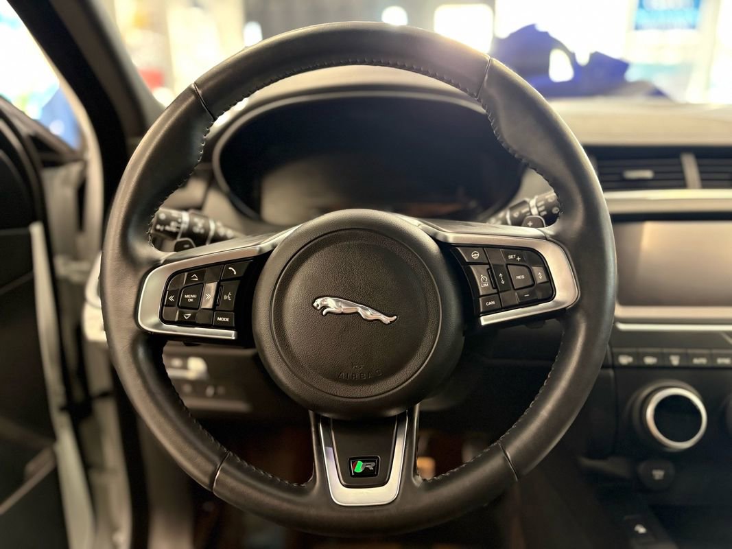 Used 2020 Jaguar E-PACE R-Dynamic HSE image 18
