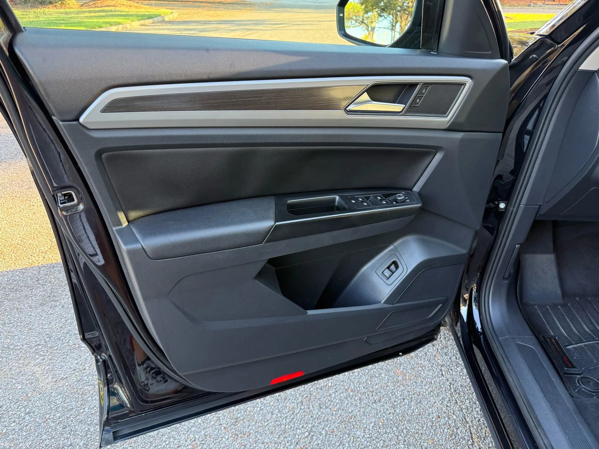 Used 2019 Volkswagen Atlas SE w/ Panoramic Sunroof Package image 13