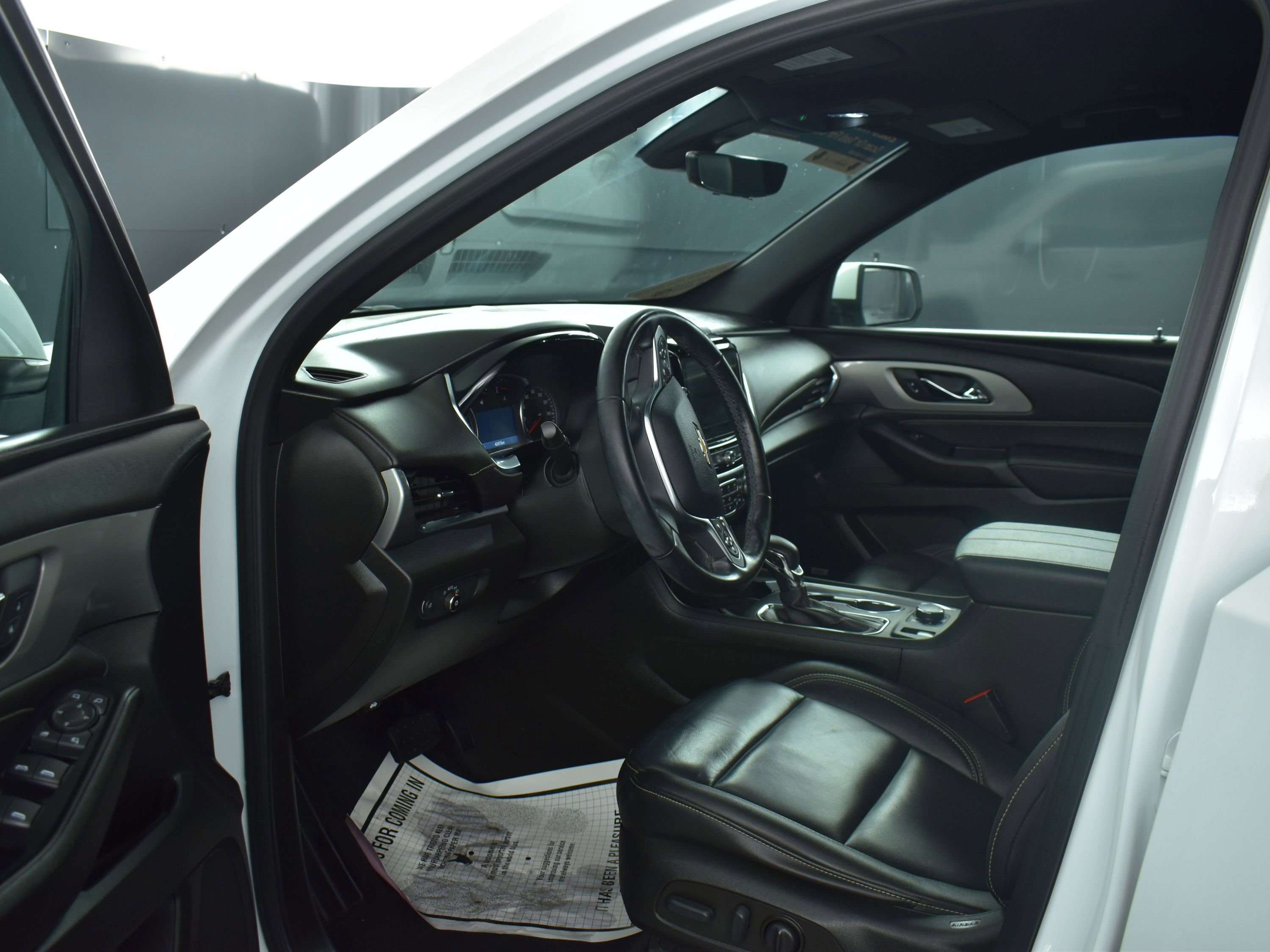 Used 2023 Chevrolet Traverse LT w/ LT Premium Package image 15