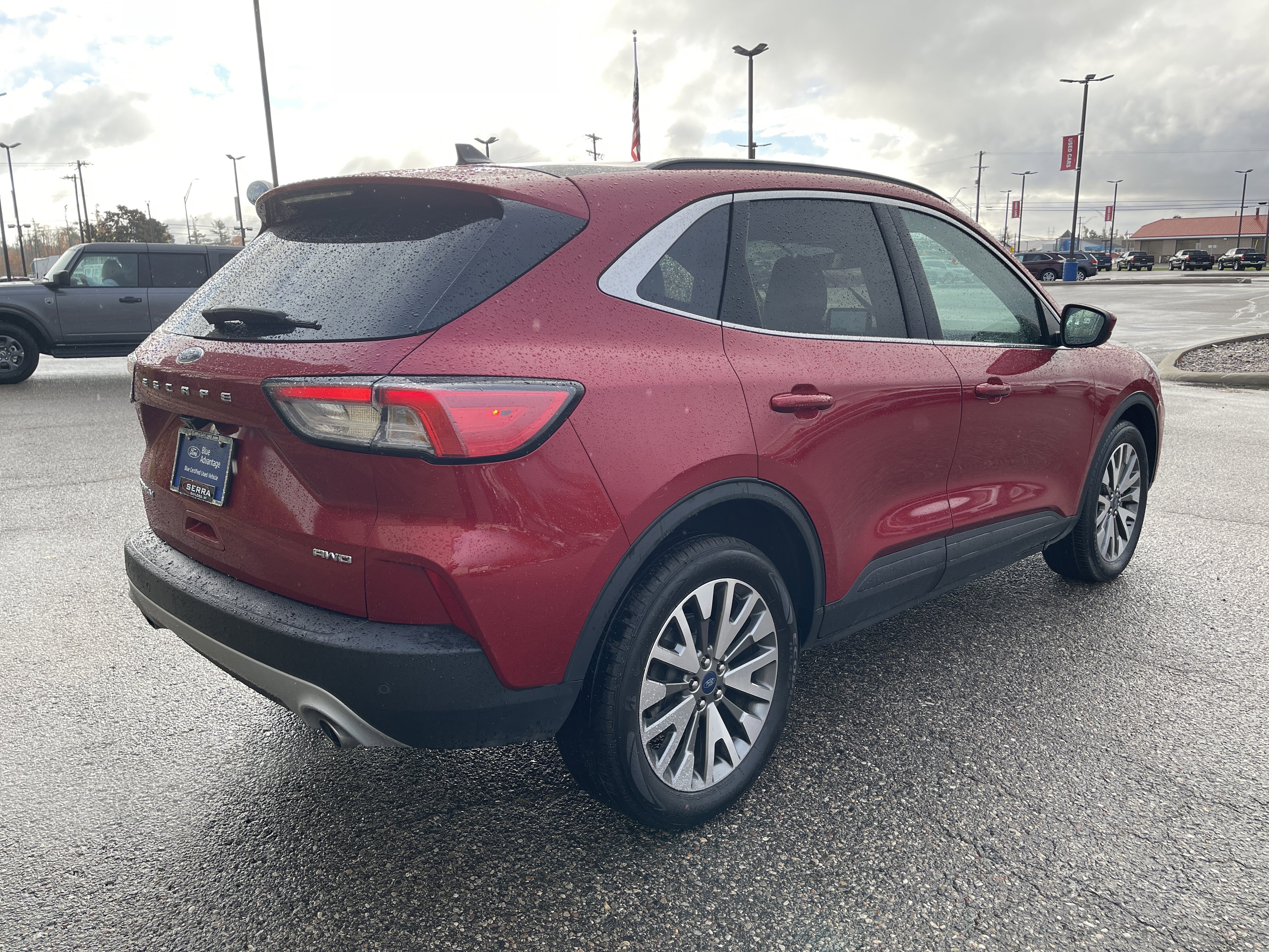 Certified 2022 Ford Escape Titanium image 3