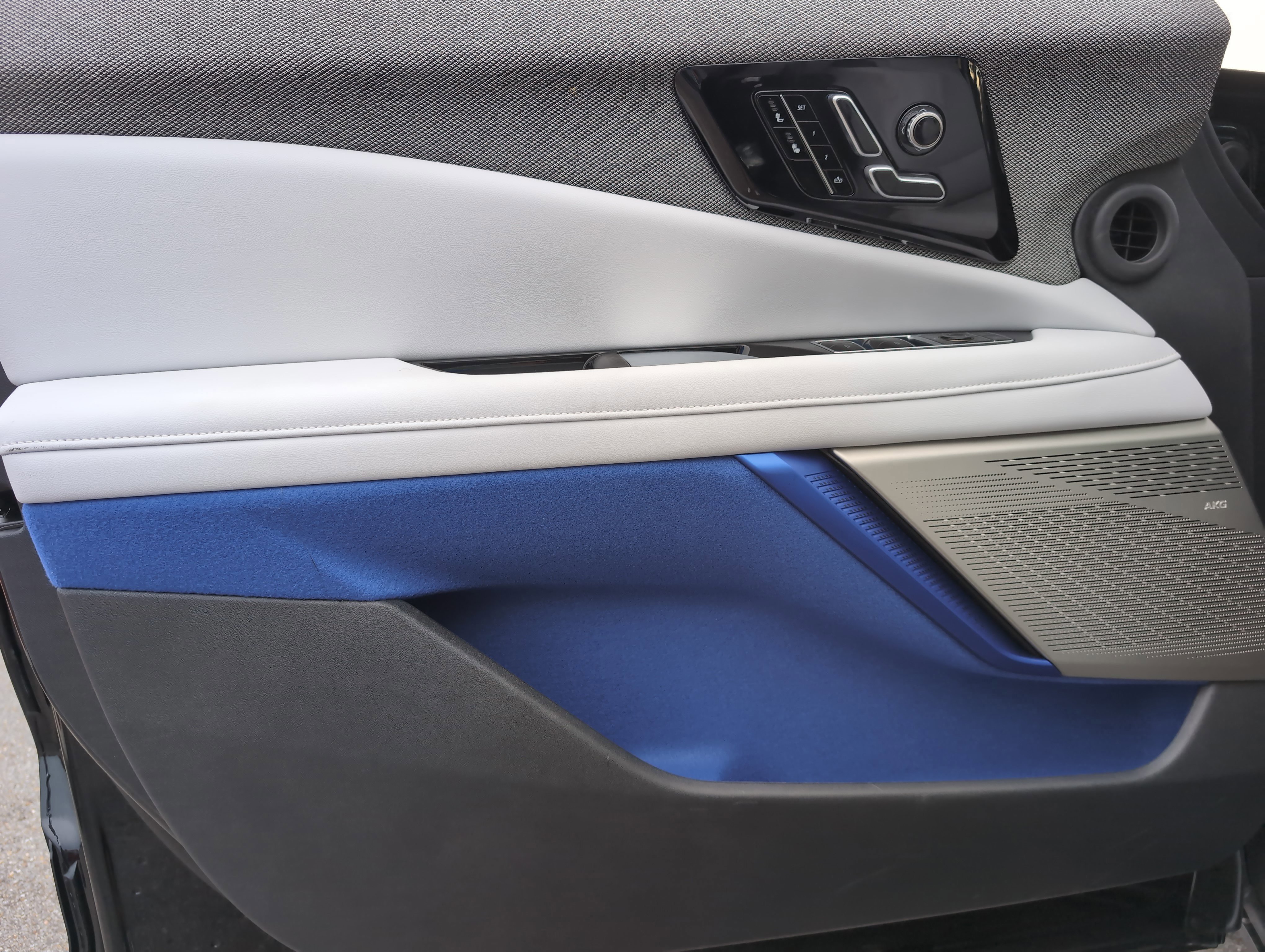 New 2025 Cadillac Optiq Sport 1 w/ LPO, Floor Liner Package image 11