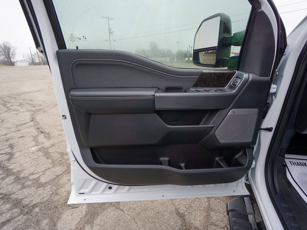 Used 2023 Ford F250 Lariat w/ Black Appearance Package image 20