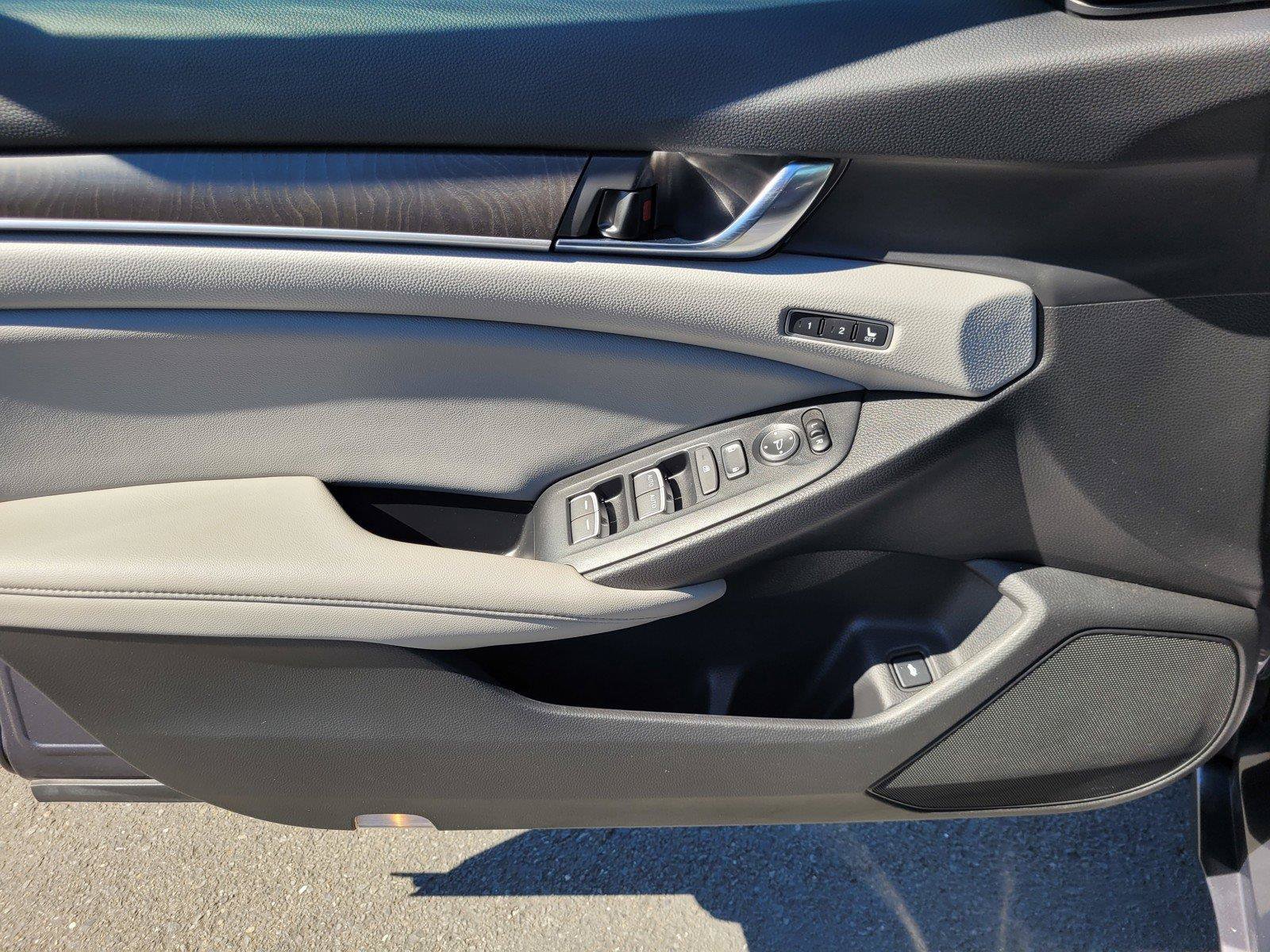 Used 2019 Honda Accord Touring image 21