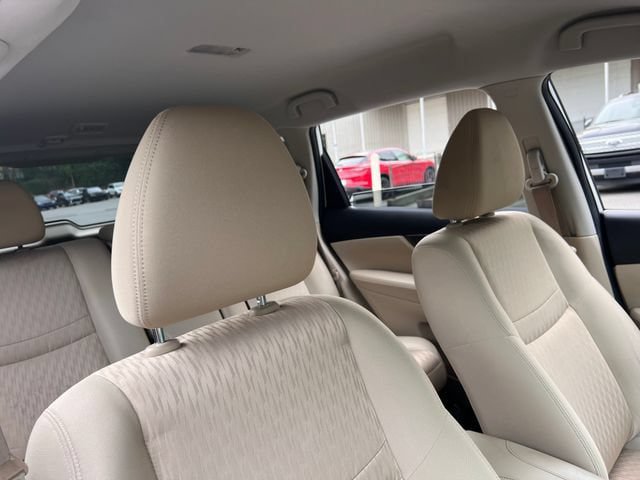 Used 2020 Nissan Rogue SV FWD image 30
