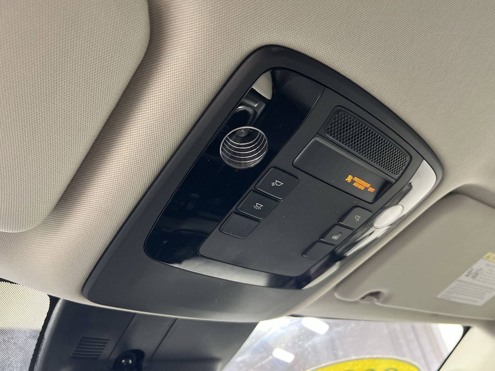 Used 2022 Kia Carnival LX FWD image 36