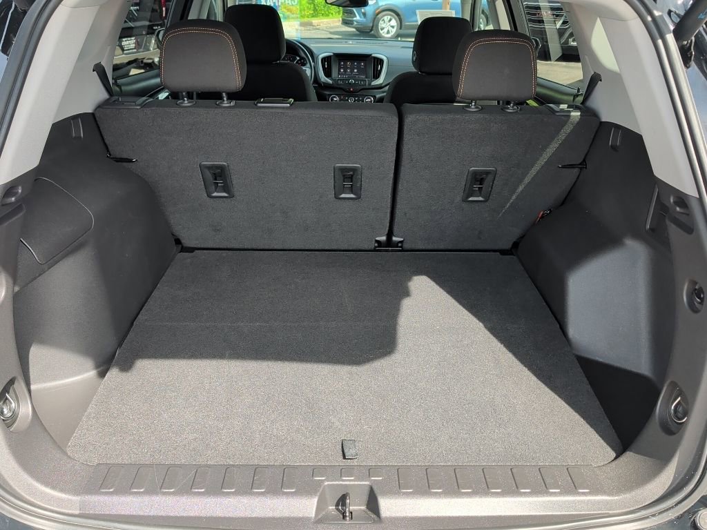 Used 2021 GMC Terrain SLE w/ Driver Convenience Package FWD image 14