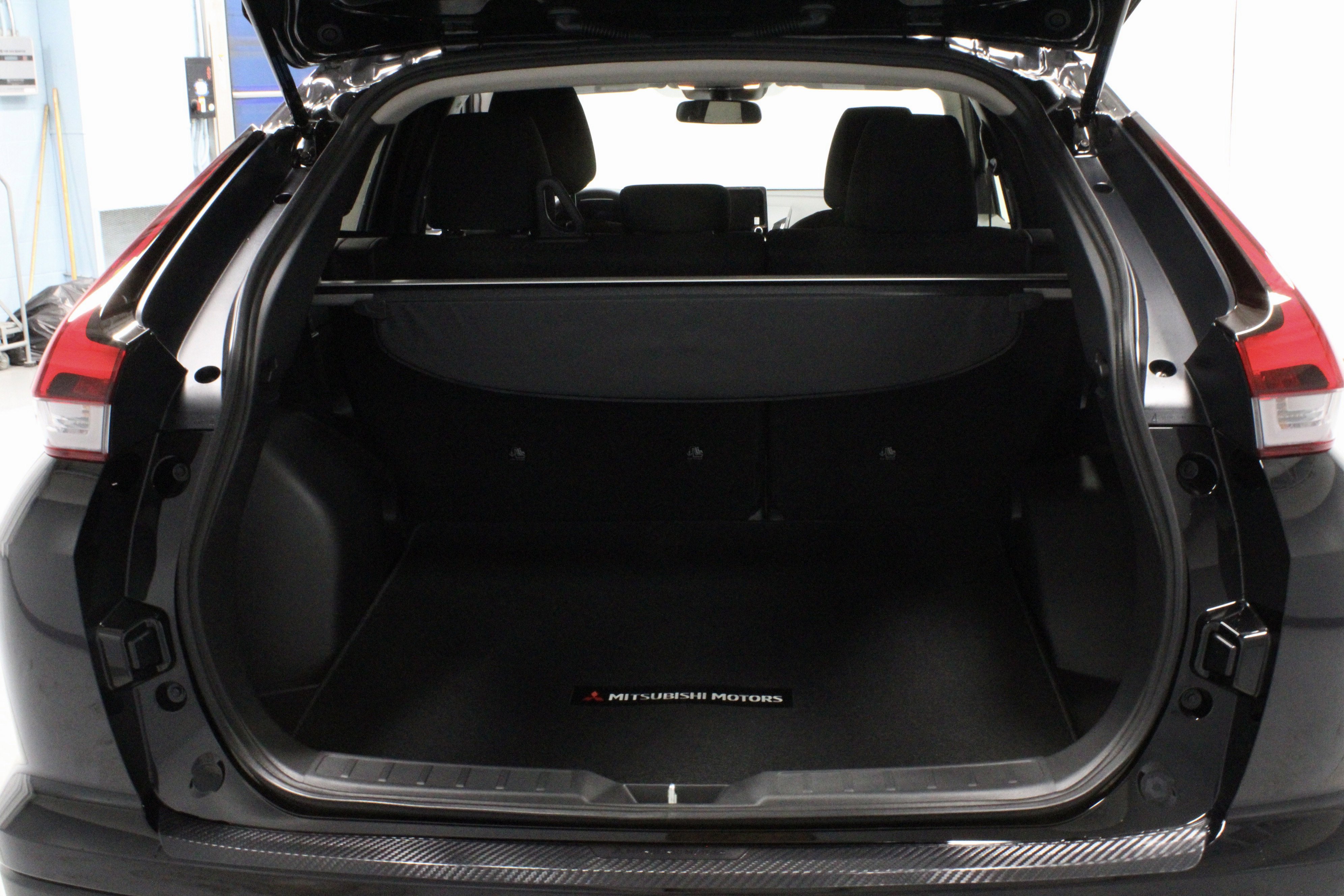 New 2026 Mitsubishi Eclipse Cross LE image 13