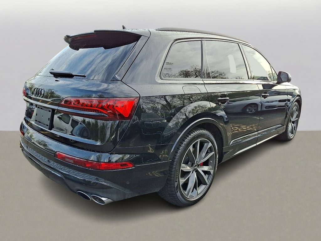 Used 2023 Audi SQ7 Prestige w/ Sport Package AWD/4WD image 4