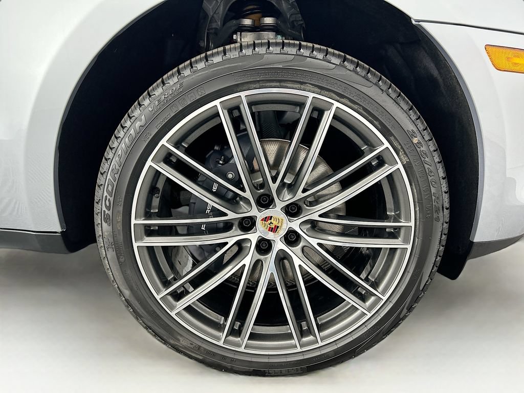 Used 2026 Porsche Macan AWD/4WD image 33