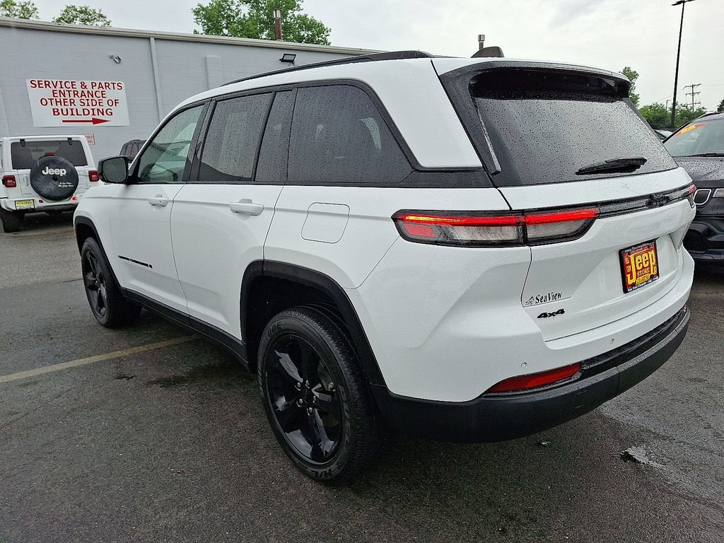 Certified 2023 Jeep Grand Cherokee Altitude AWD/4WD image 4