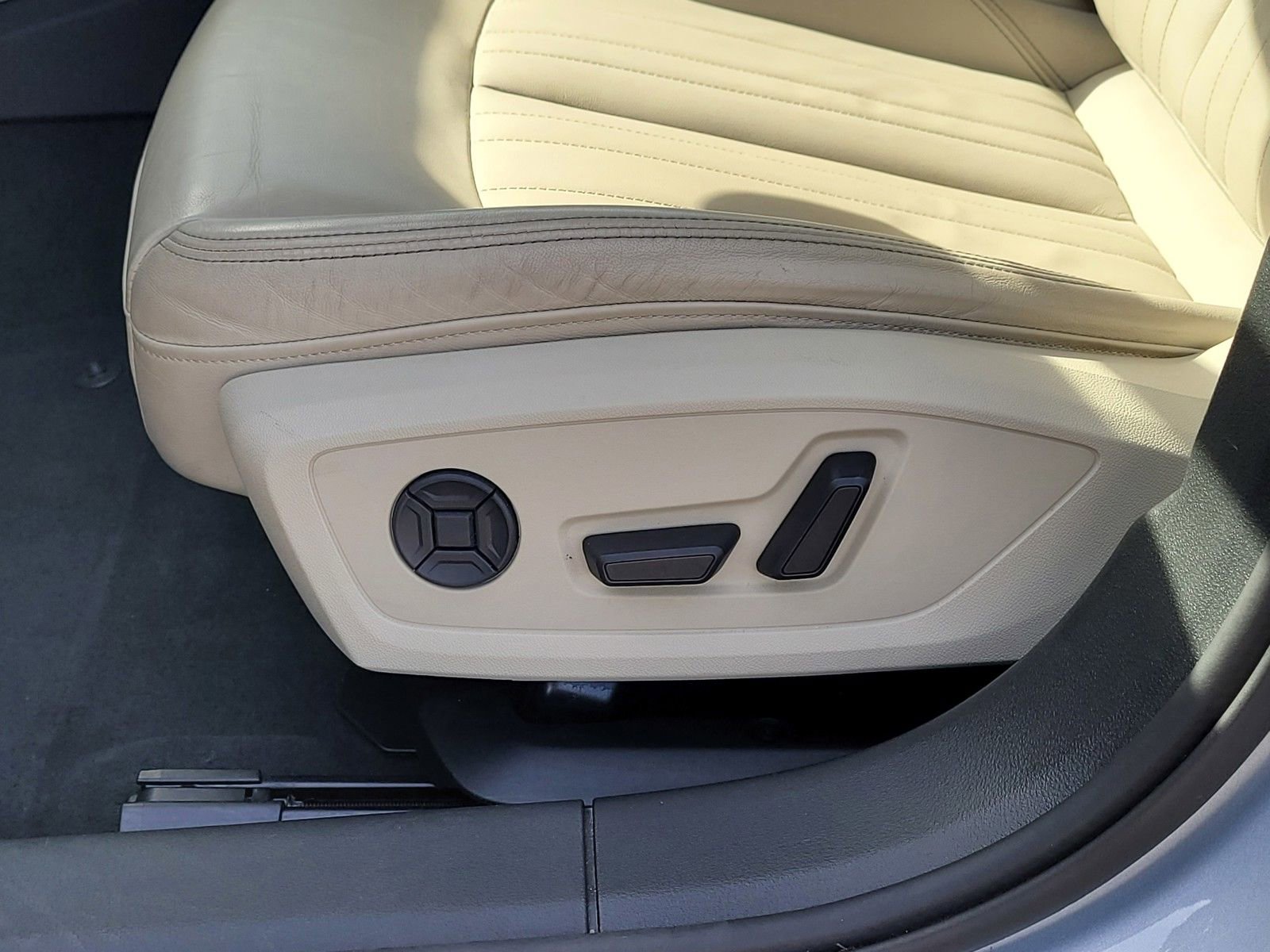 Used 2024 Audi A6 Premium Plus image 11