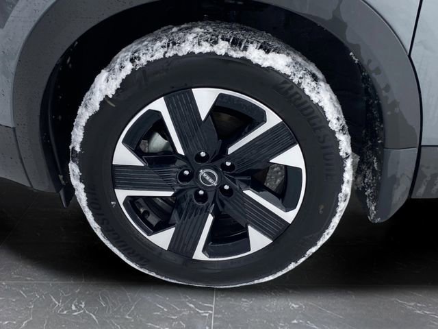 Certified 2025 Nissan Kicks SV image 29