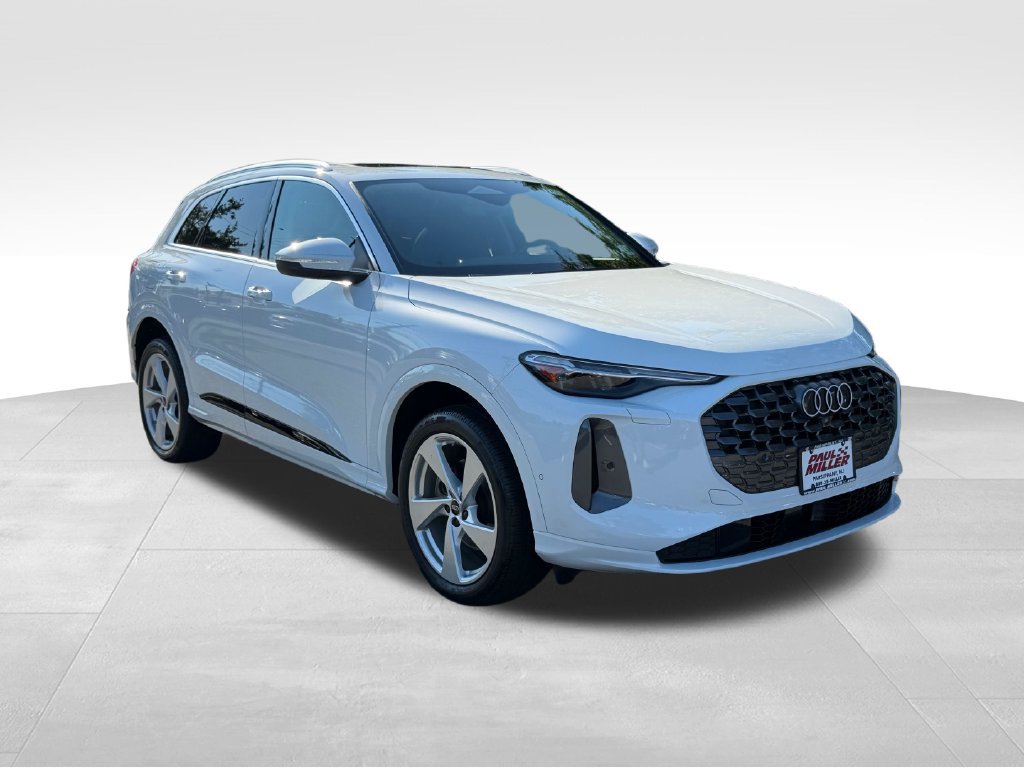 Certified 2025 Audi Q5 Premium Plus w/ Premium Plus AWD/4WD image 3