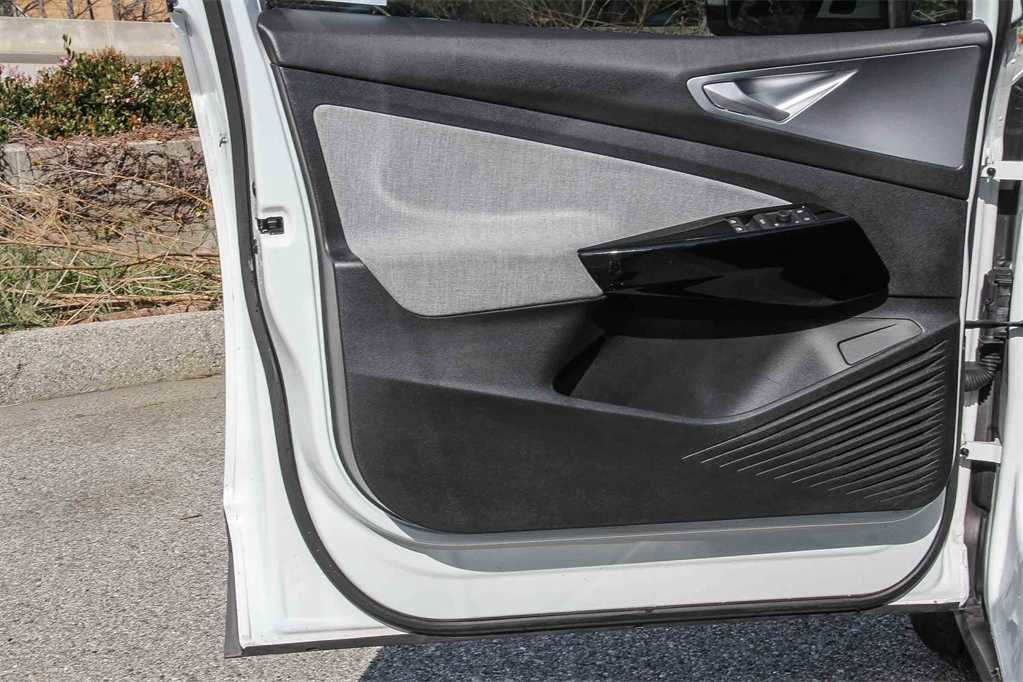 Used 2023 Volkswagen ID.4 Pro image 21