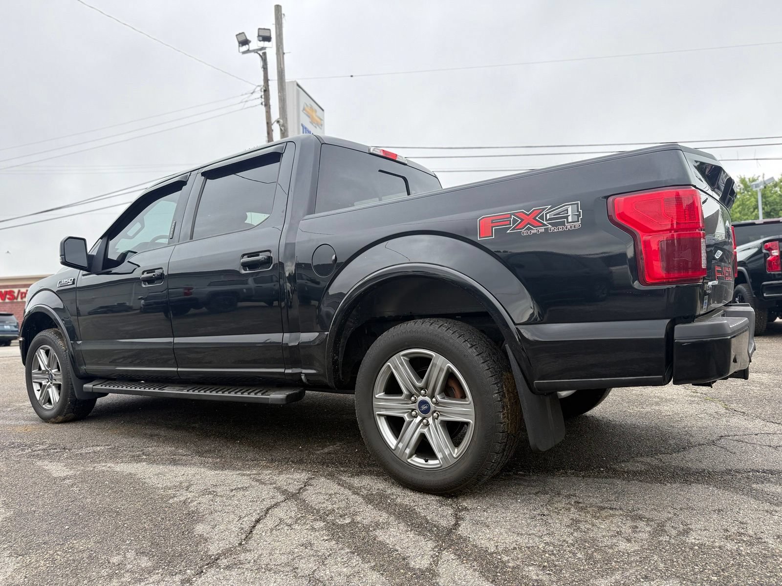 Used 2018 Ford F150 XLT w/ Equipment Group 302A Luxury AWD/4WD image 4