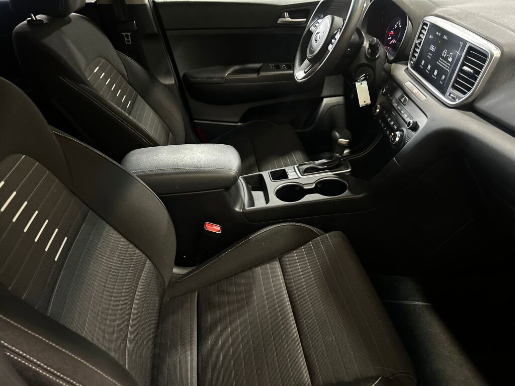 Used 2020 Kia Sportage LX w/ LX Popular Package image 28