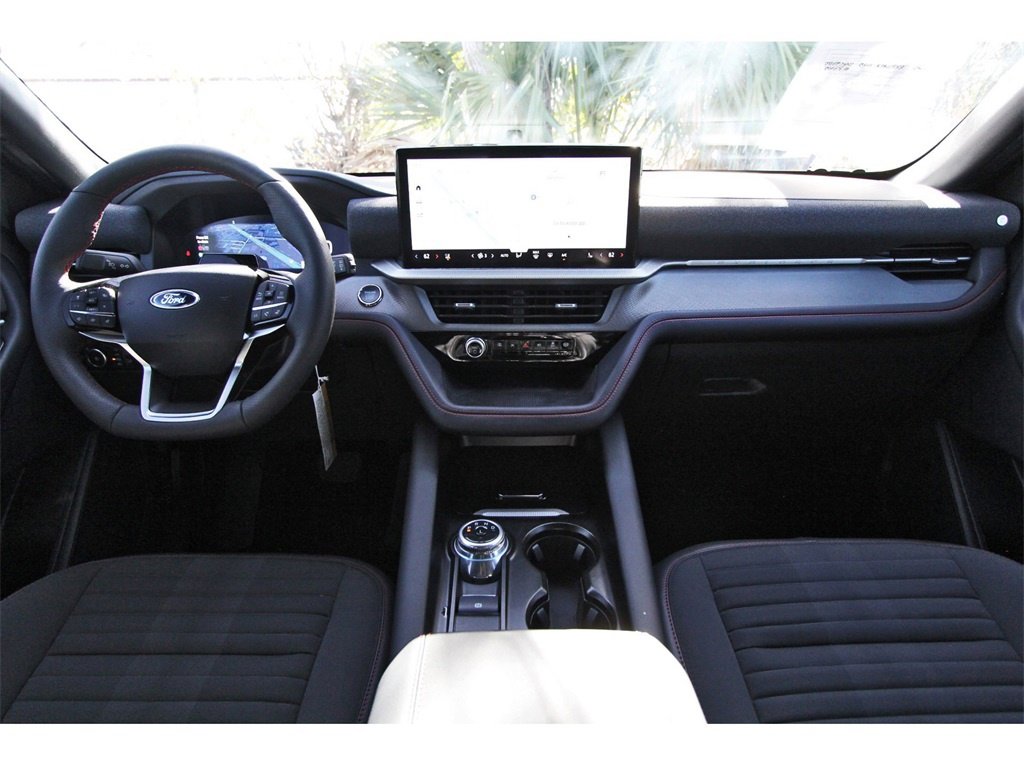 Used 2025 Ford Explorer ST-Line image 9
