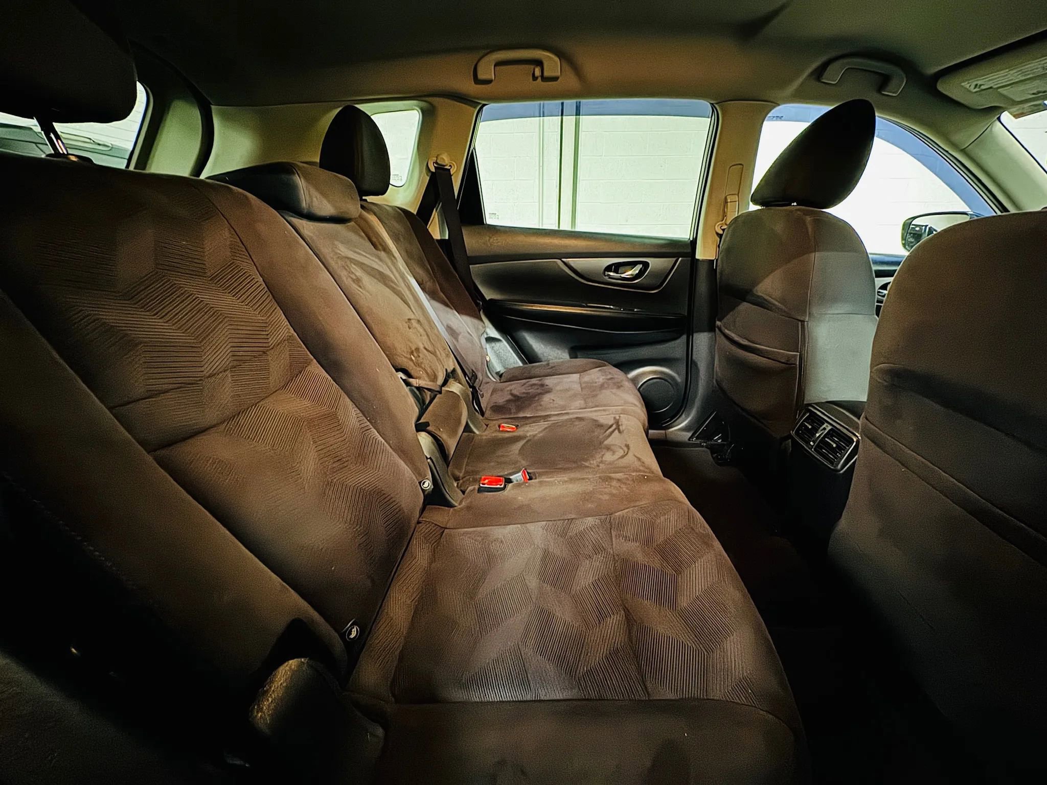 Used 2015 Nissan Rogue SV image 10