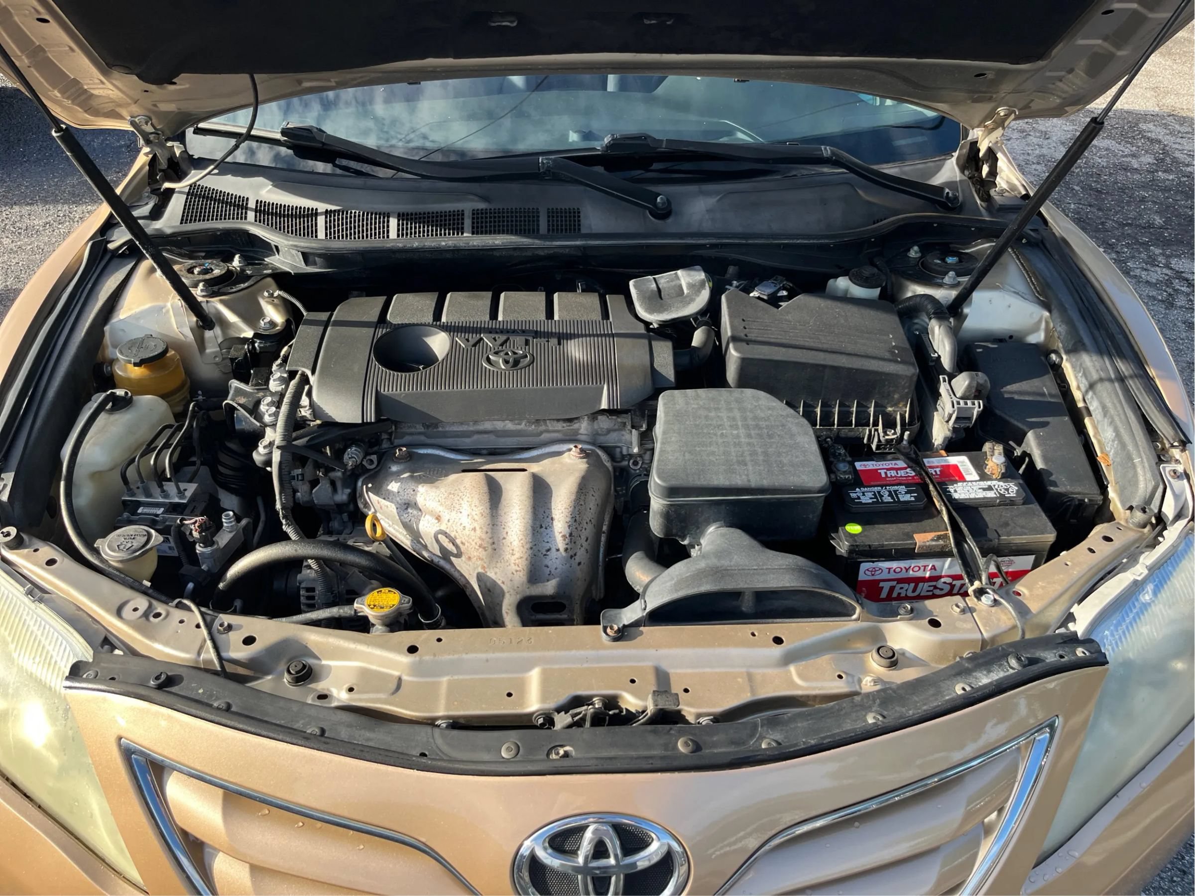 Used 2011 Toyota Camry LE w/ LE Extra-Value Pkg FWD image 11