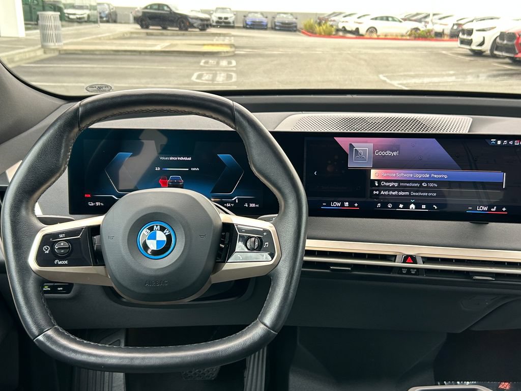 Used 2024 BMW iX xDrive50 w/ Sport Package AWD/4WD image 17