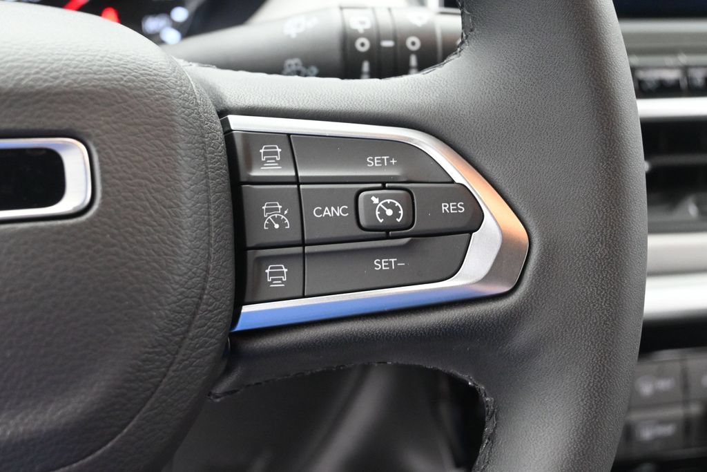 Used 2025 Jeep Compass Limited AWD/4WD image 31