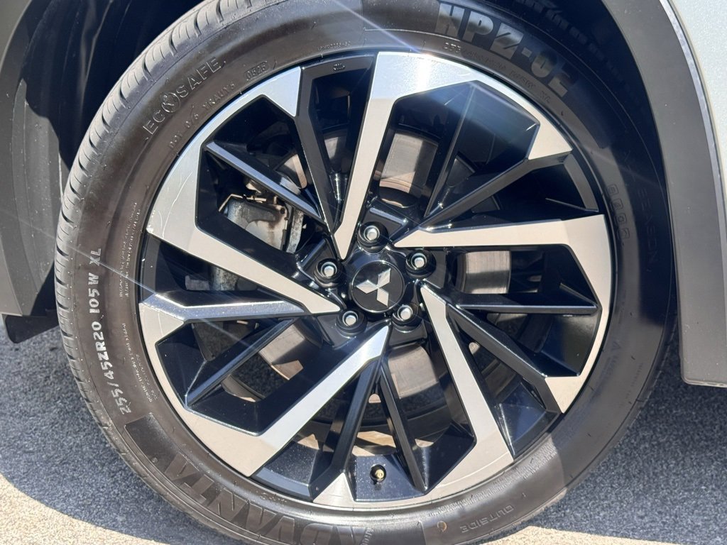 Used 2023 Mitsubishi Outlander 4WD image 11