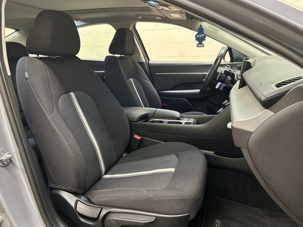 Used 2024 Hyundai Sonata SEL w/ Convenience Package FWD image 10