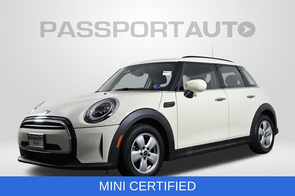 Certified 2022 MINI Cooper 4-Door Hardtop FWD image 1
