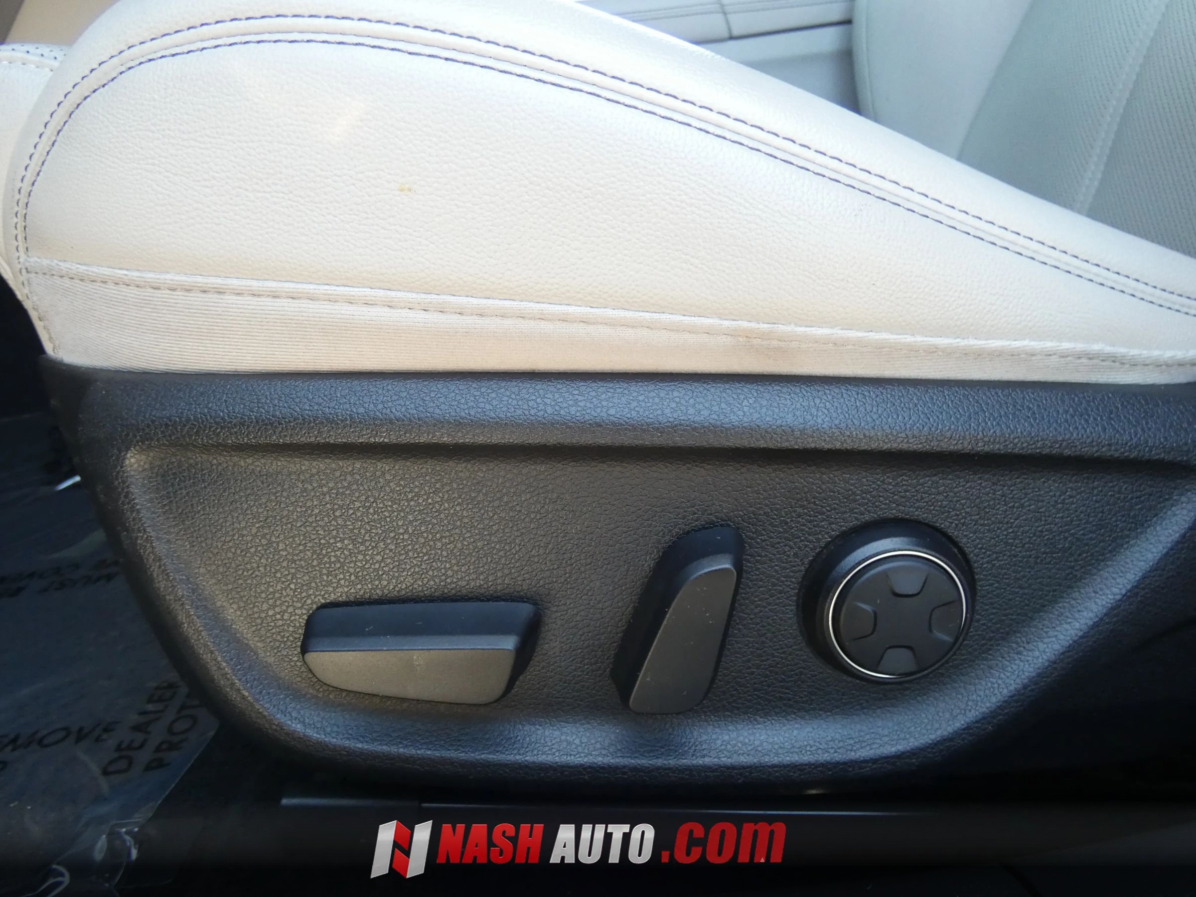 Used 2022 Genesis G70 2.0T RWD image 45