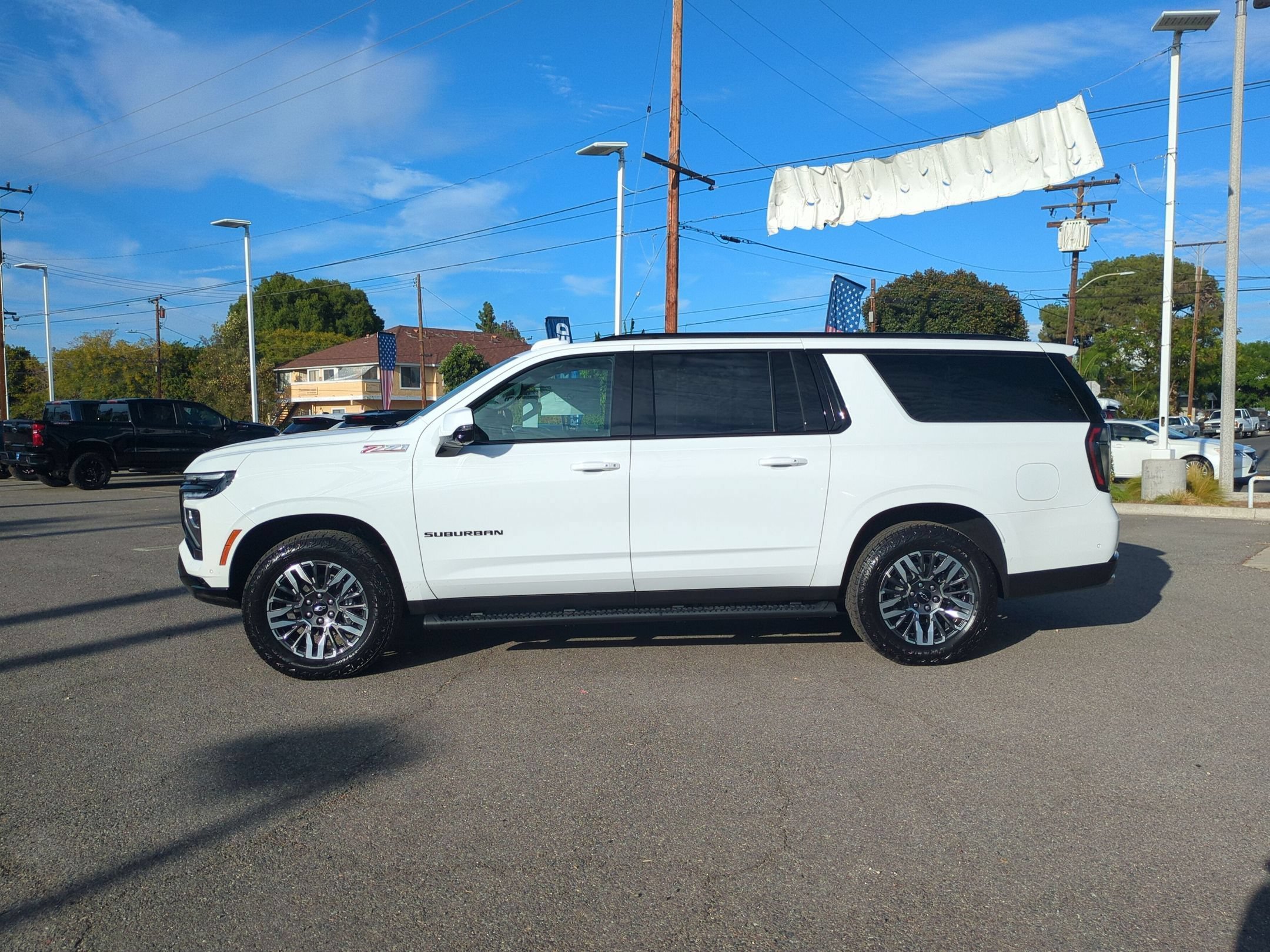 New 2026 Chevrolet Suburban Z71 w/ Z71 Off-Road Package AWD/4WD image 2