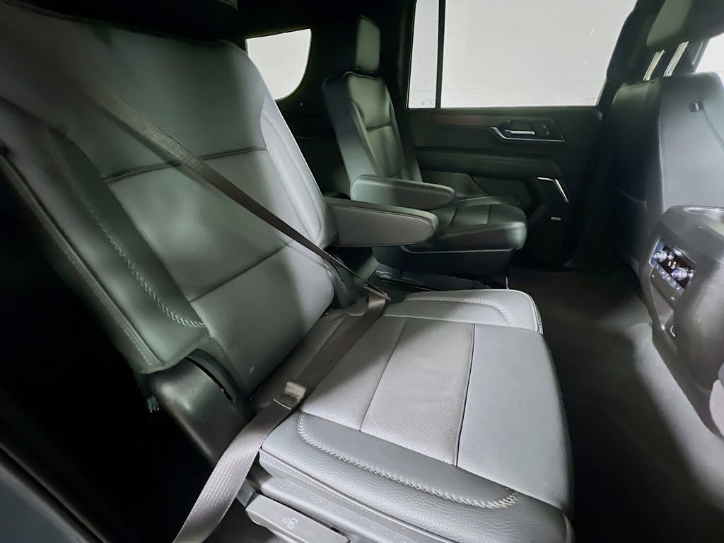 Used 2025 GMC Yukon XL Denali image 23