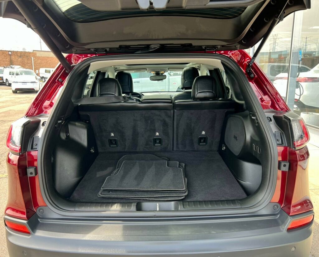 Used 2019 Jeep Cherokee Limited w/ Technology Group image 7