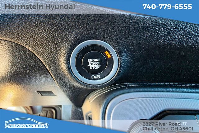 Used 2023 Dodge Challenger SXT RWD image 23