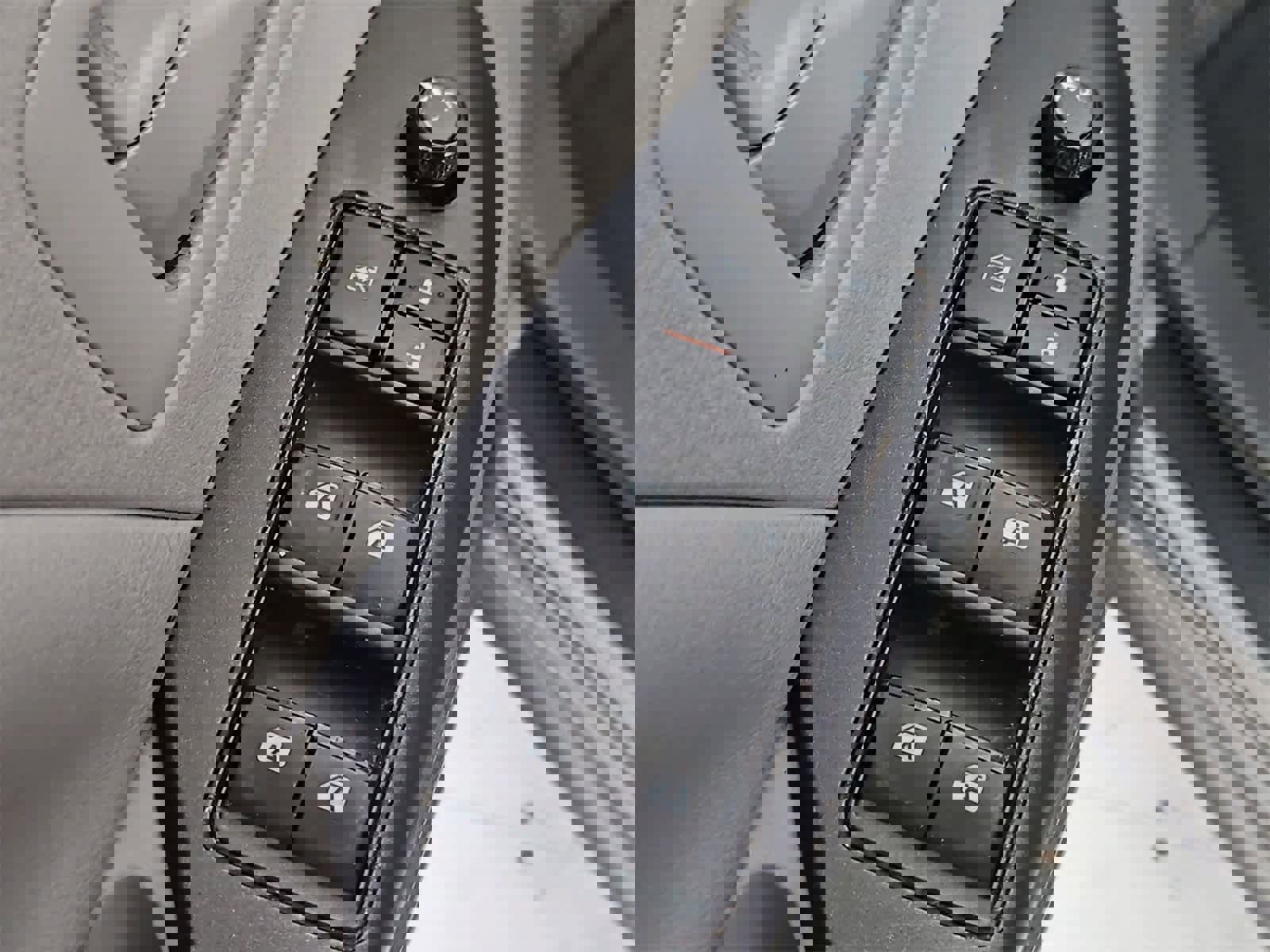 Used 2016 Toyota Sienna L image 17