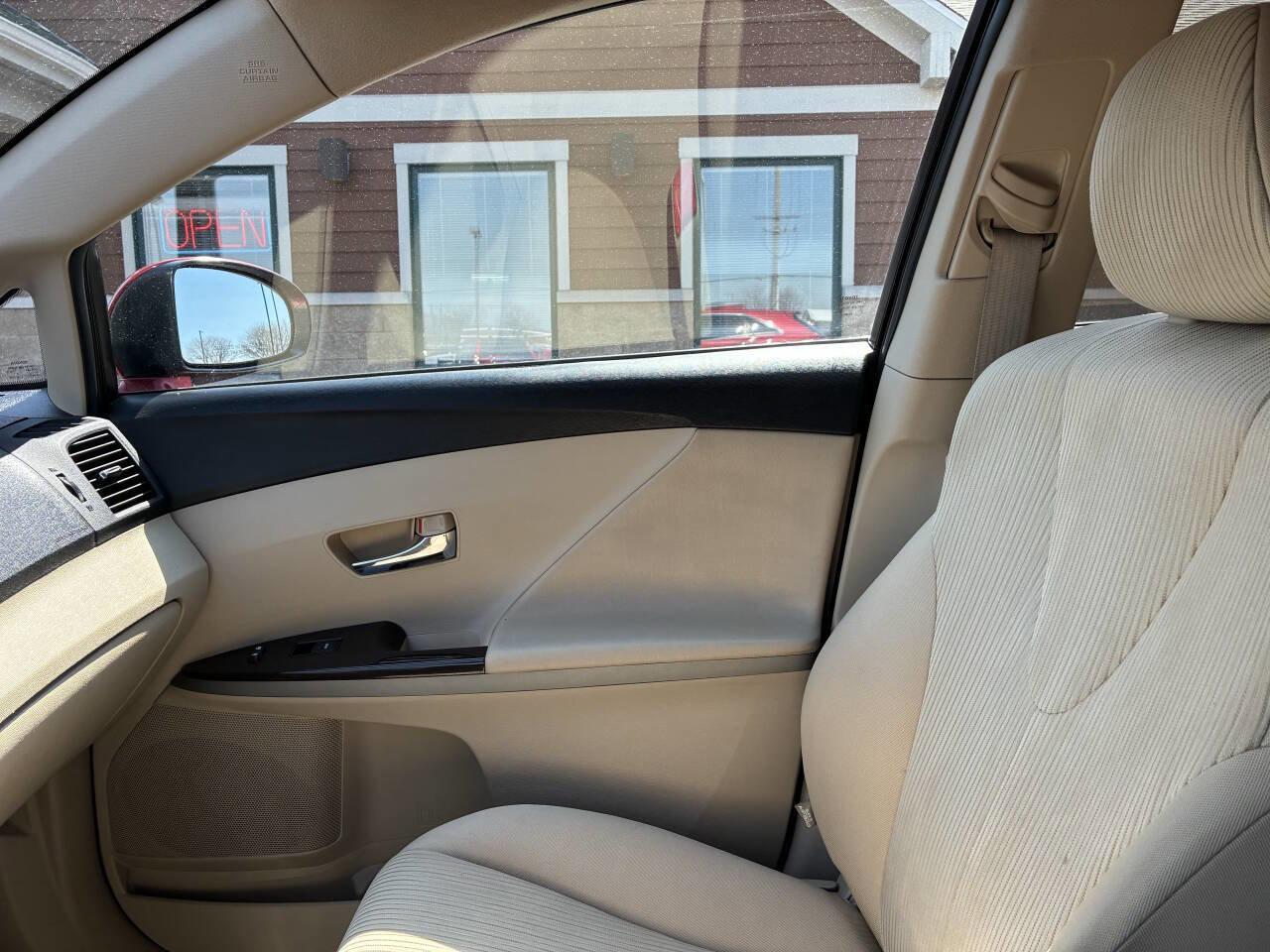 Used 2010 Toyota Venza image 16