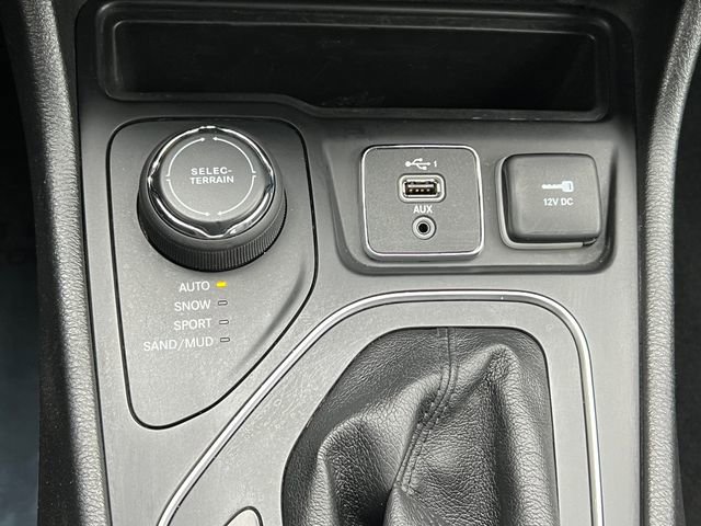 Used 2019 Jeep Cherokee High Altitude image 28