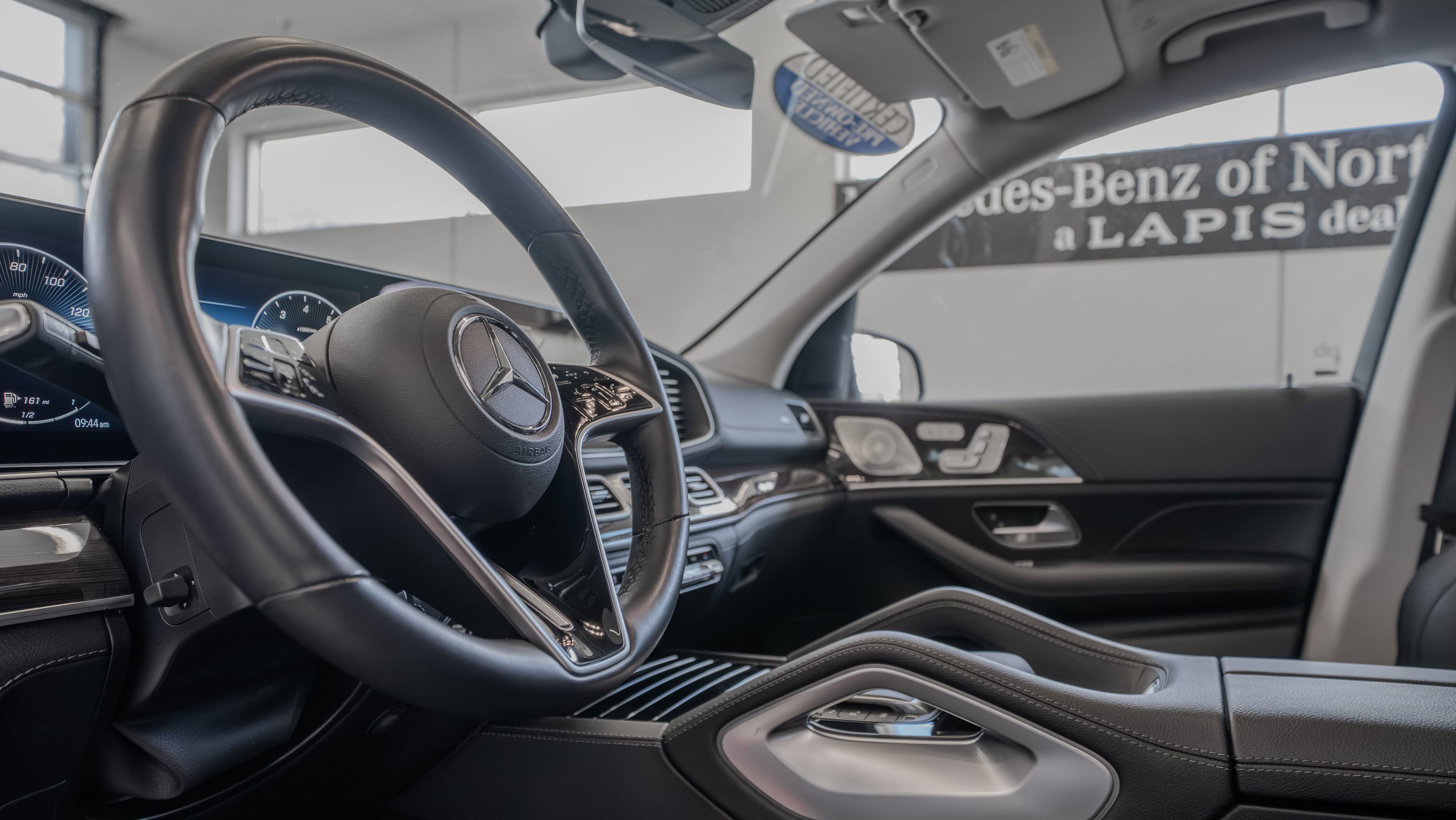 Certified 2025 Mercedes-Benz GLE 450 4MATIC image 7