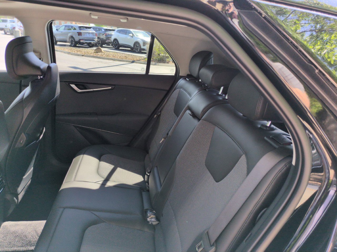 New 2026 Kia Niro EX FWD image 37