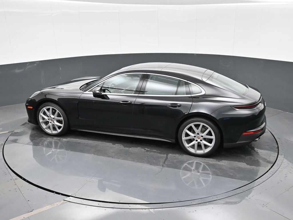 Used 2025 Porsche Panamera RWD image 27