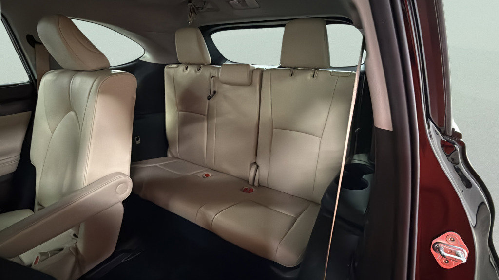 Used 2020 Toyota Highlander Limited AWD/4WD image 36
