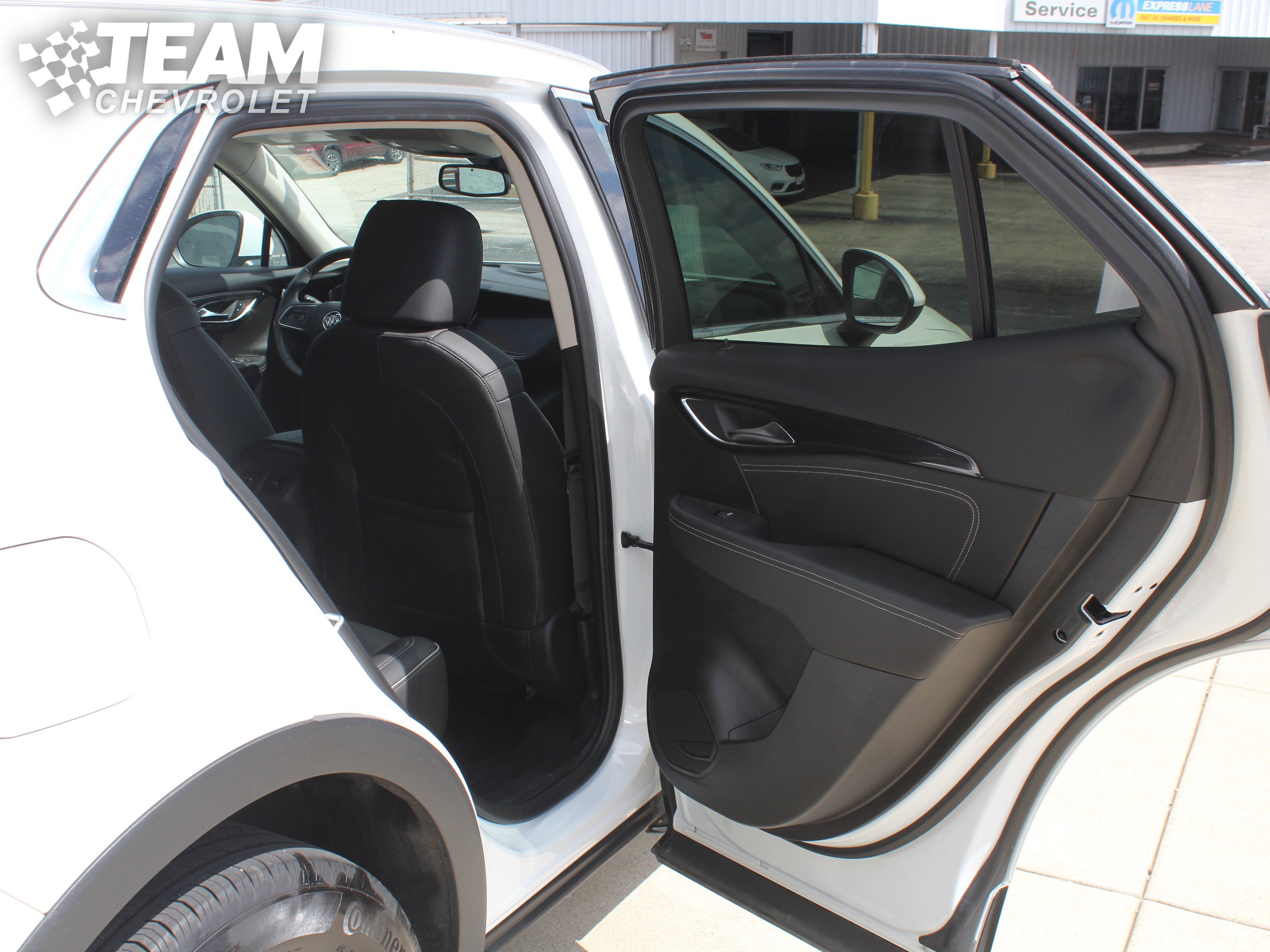Used 2023 Buick Envision Essence image 22