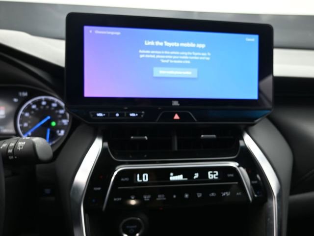 Used 2024 Toyota Venza XLE AWD/4WD image 12