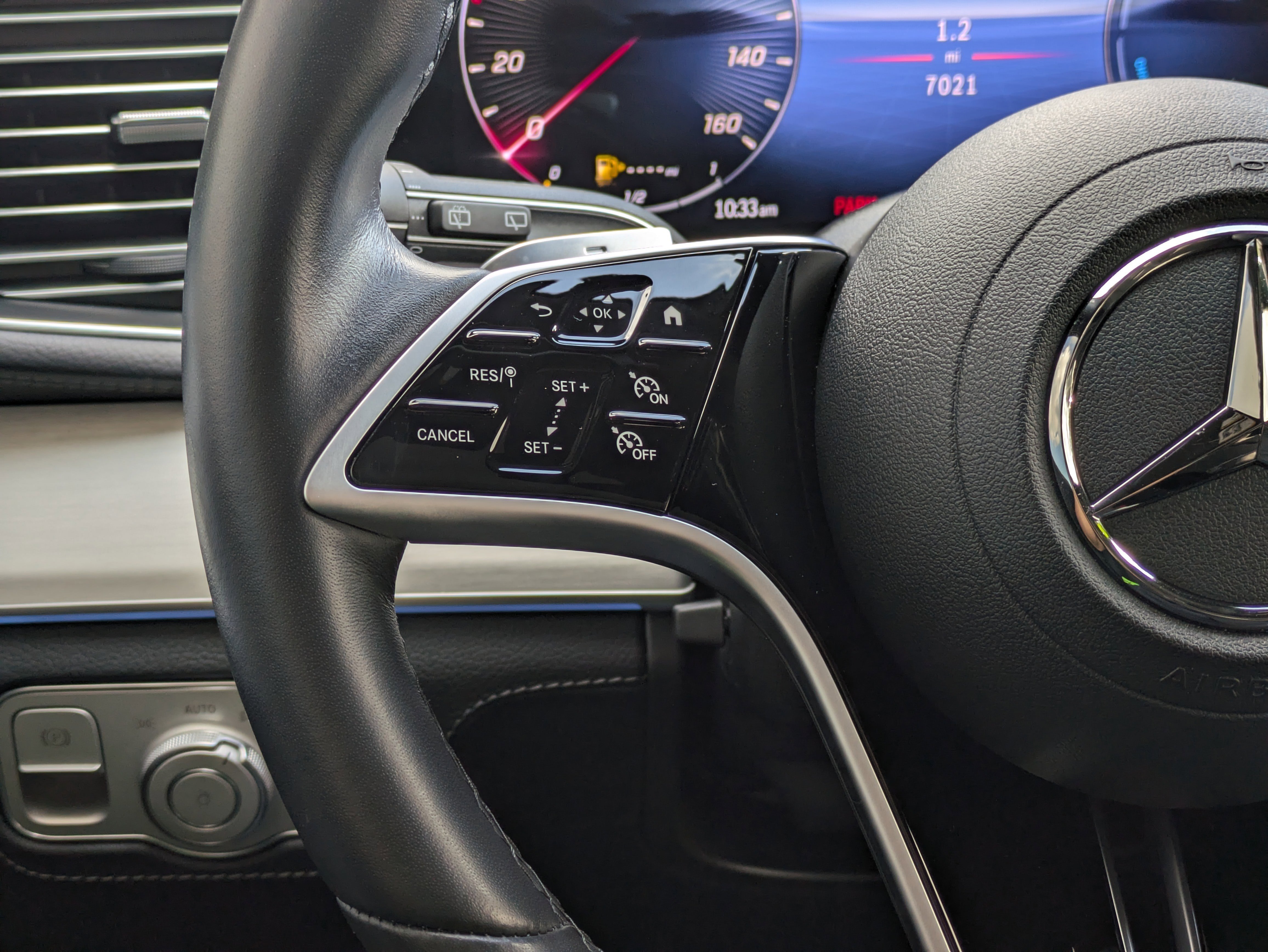 Used 2025 Mercedes-Benz GLE 450e 4MATIC image 27