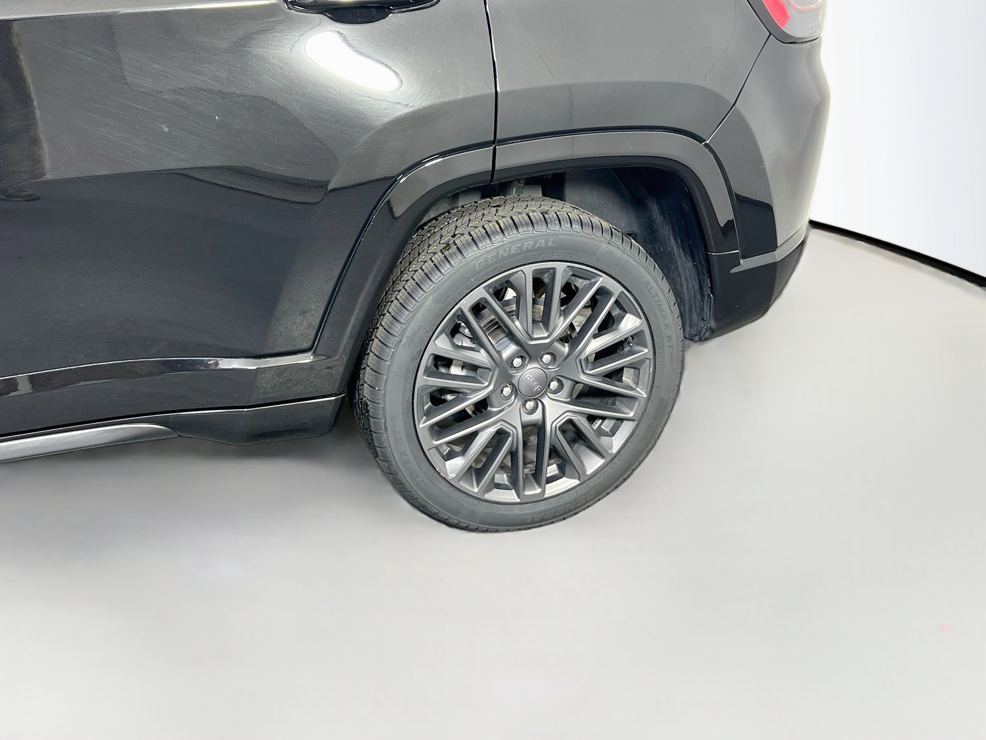 Used 2022 Jeep Compass High Altitude AWD/4WD image 30