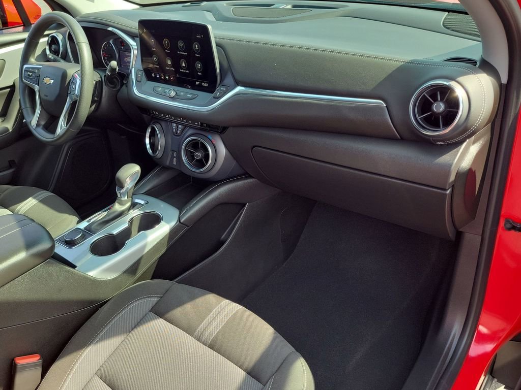 Used 2023 Chevrolet Blazer LT FWD image 27